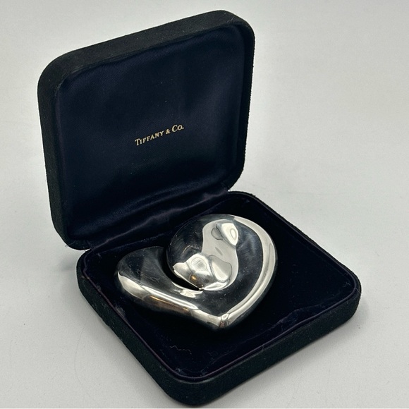 Tiffany & Co. Accessories - Tiffany & Co Elsa Peretti Lg. Heart Belt Buckle Sterling Silver 1978 Italy #682